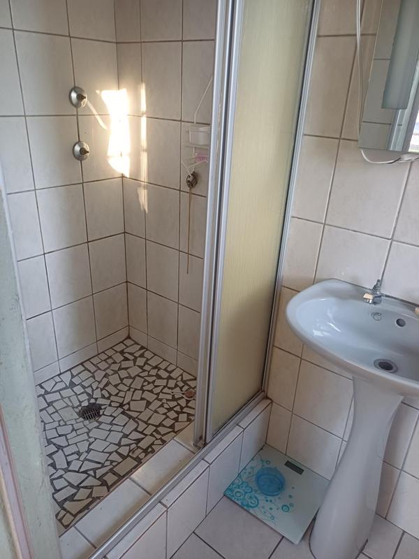 To Let 4 Bedroom Property for Rent in Morgenster Western Cape